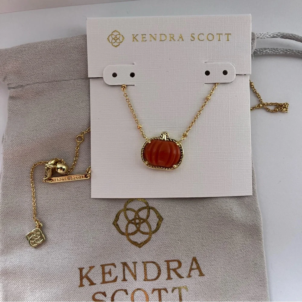 🎃✨Kendra Scott Pumpkin Gold Short Pendant Necklace New 🎃✨ - Picture 5 of 6